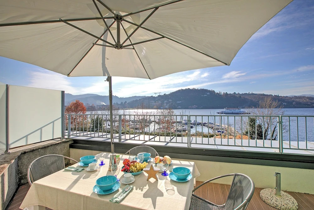 Sogno Sul Lago Lake Front