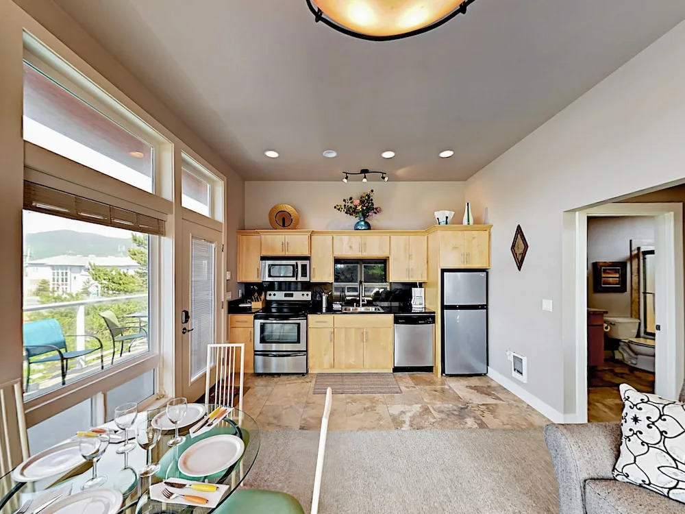 Seaside Escape Townhouse 1 Bedroom 1 Bathroom Townhouse