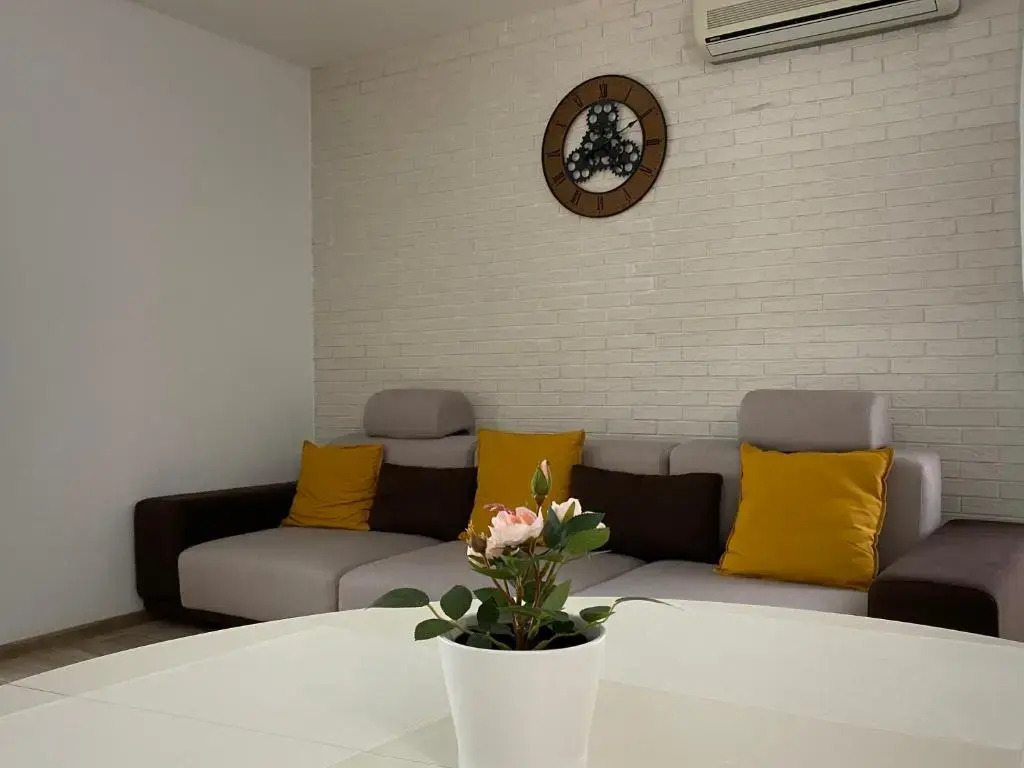Sunny Deluxe Apartment Cosmopolis
