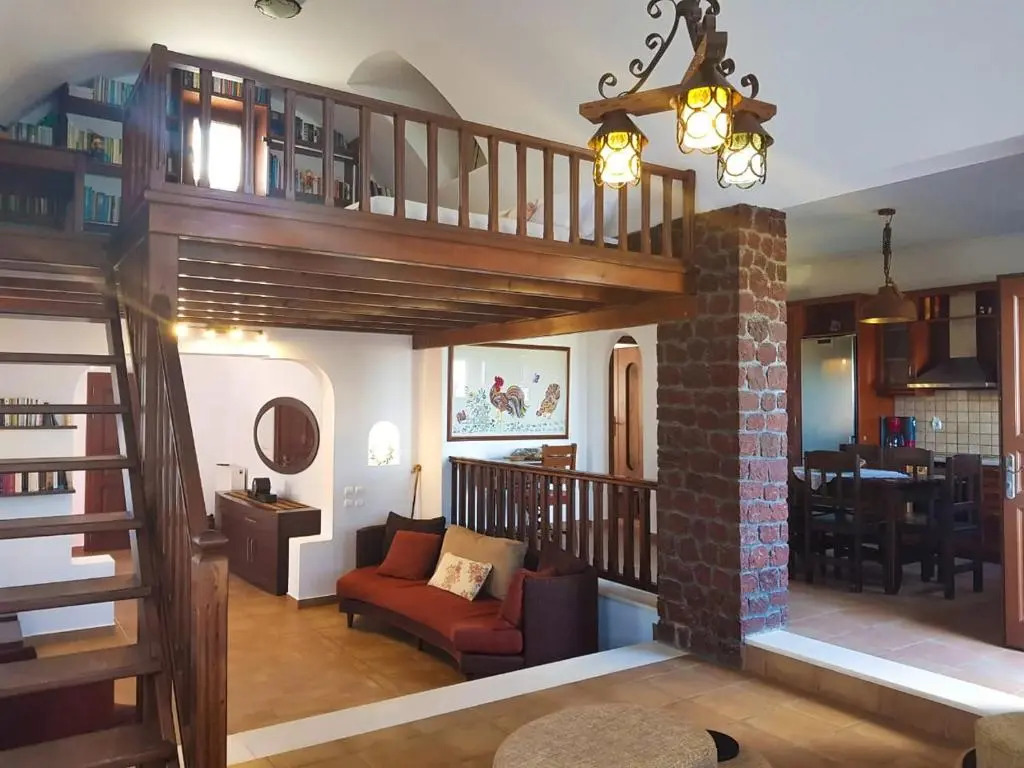 Sunshine house for 9, cozy set up,verandas, sea view.