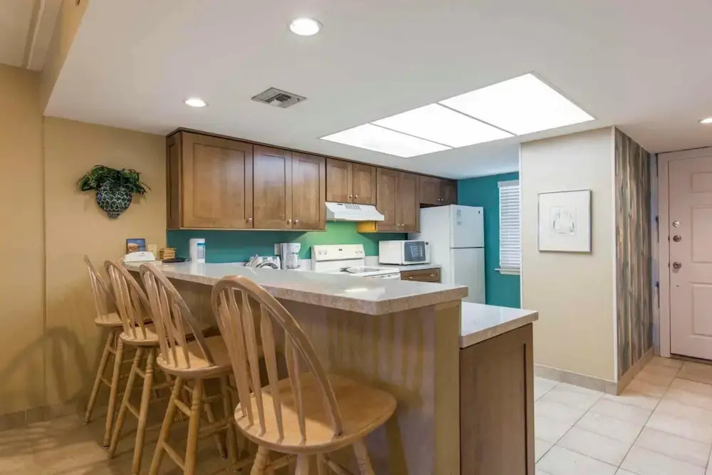 Suntide II Condominium 403
