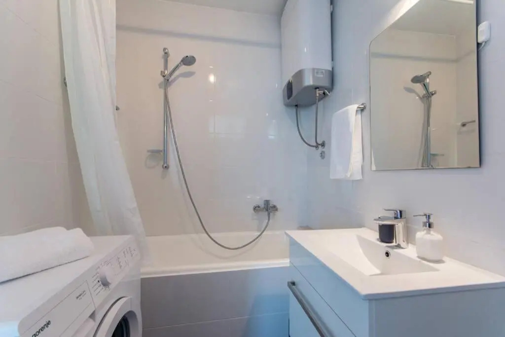 Flora three bedroom apartment. Near beach