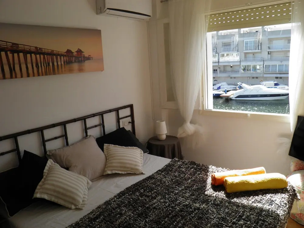 Blue Canal Apartment Ampuriabrava