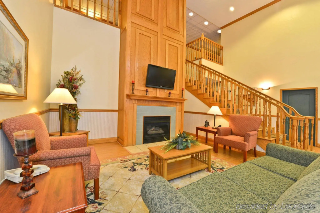 BlissPoint Inn & Suites Marion