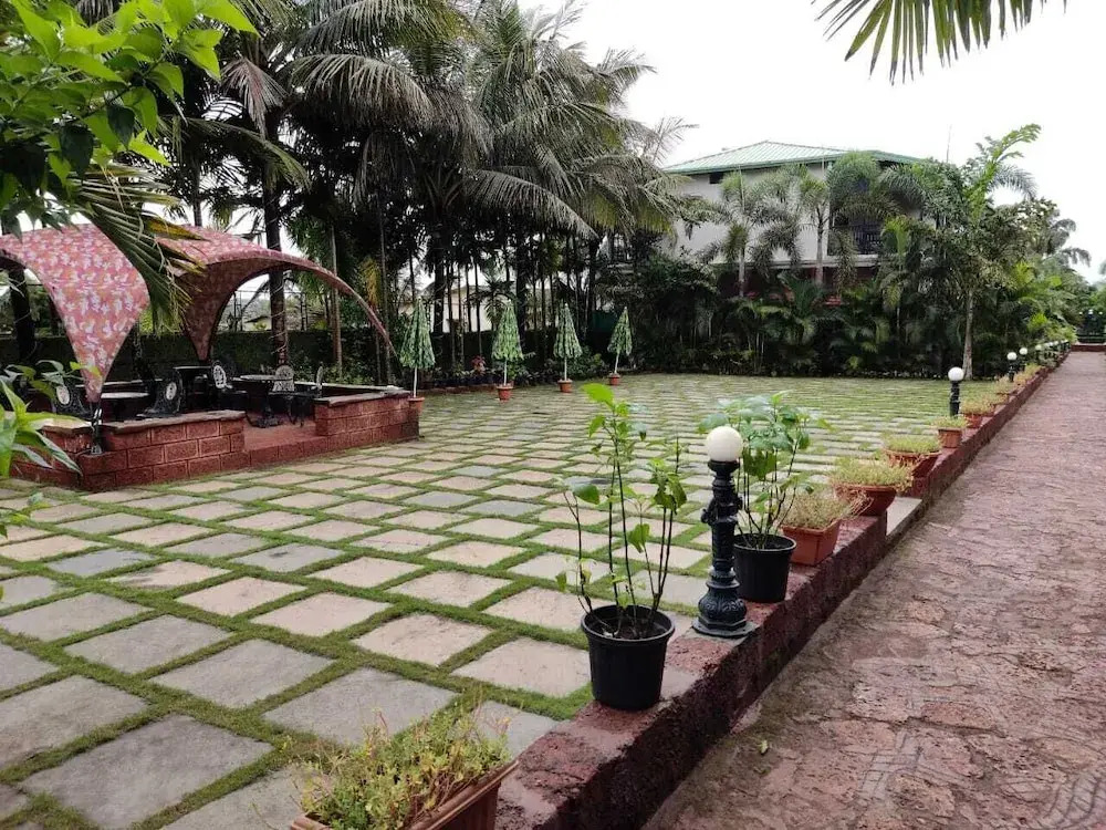 Chira Meadows Ecoresort, Dapoli