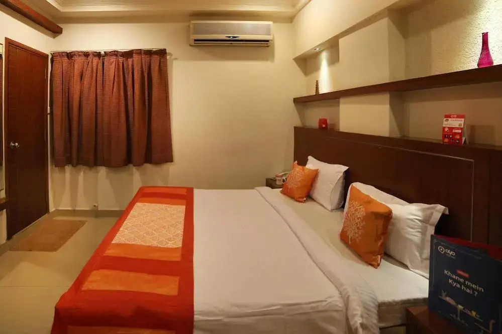 OYO Rooms Mahanadu Road Extension