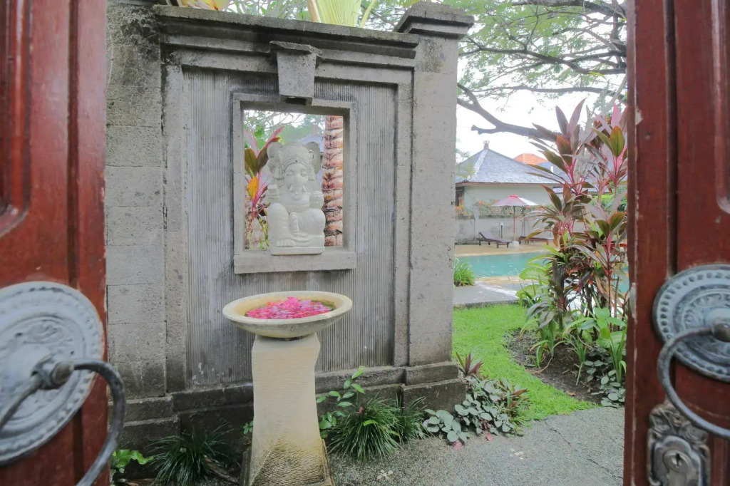Airy Seminyak Kerobokan Kuwum Gang Rajawali Bali