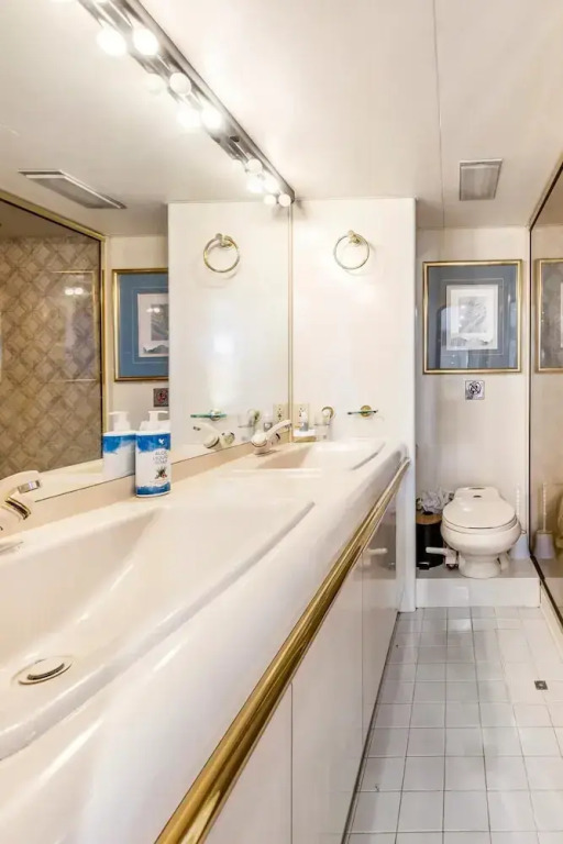 Live on a Luxury 65ft Yacht in Duquesa- Estapona