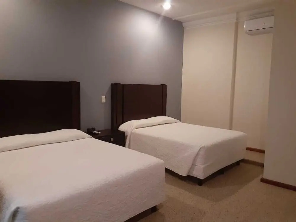 HOTEL CANDELERO