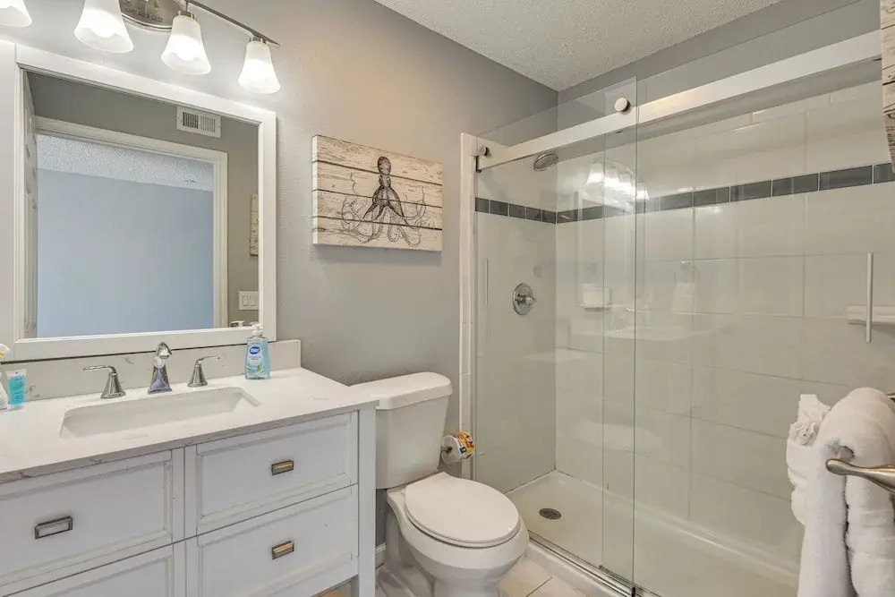 Explore Boardwalk Thrills! Central Destin Condo