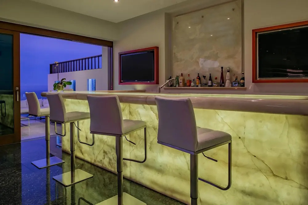Spectacular Modern Luxury and Exceptional Amenities at Mantea Casa Cabo in Pedregal