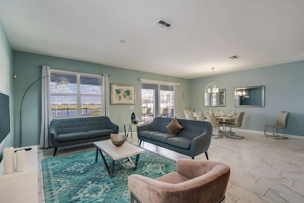 Champions Gate 1521 - Eight Bedroom Pool Home