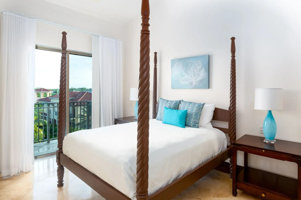 The Somerset on Grace Bay