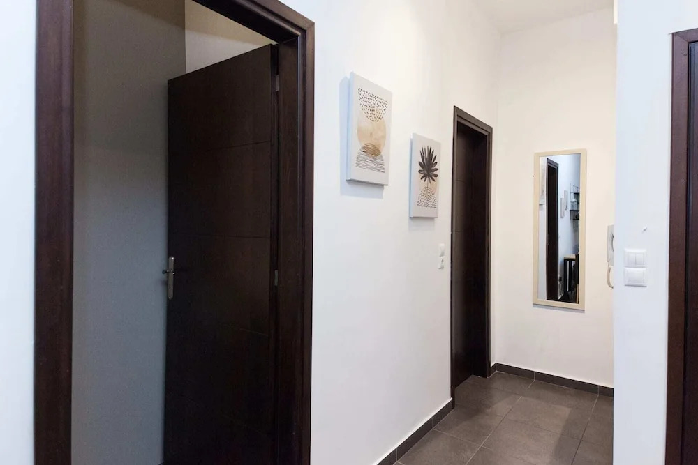 Elegant Urban Escape Apt in Kolonaki