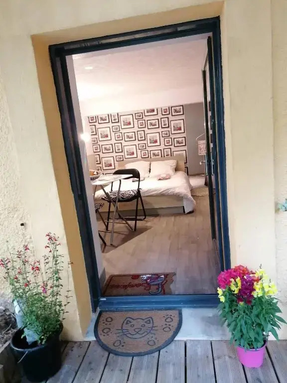 Guest House dans jardin exotique proche d'une voie verte