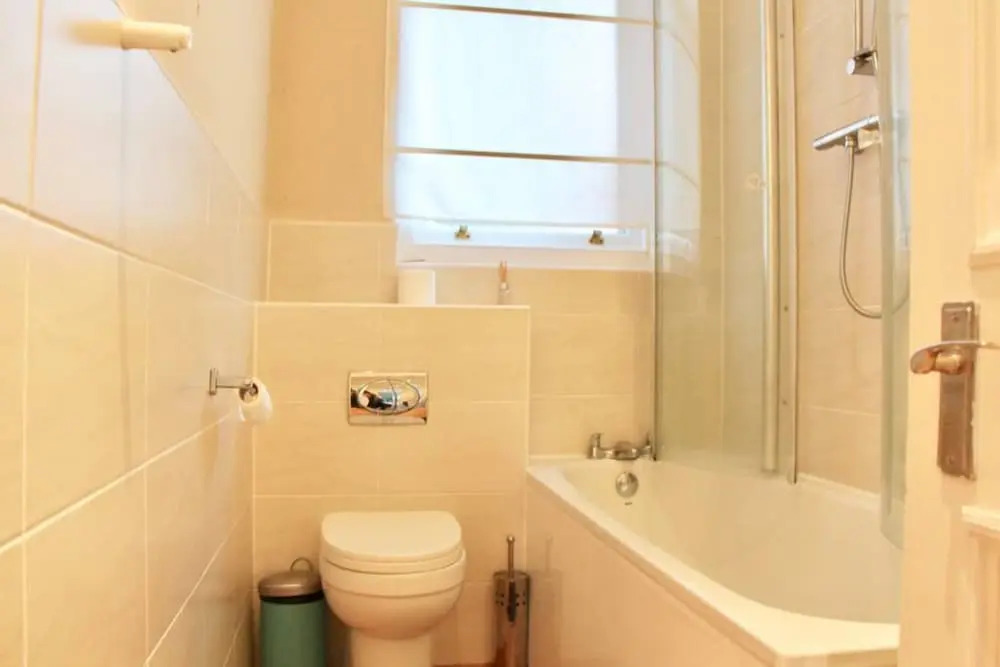 Bright 2 Bedroom Flat Next To The Meadows