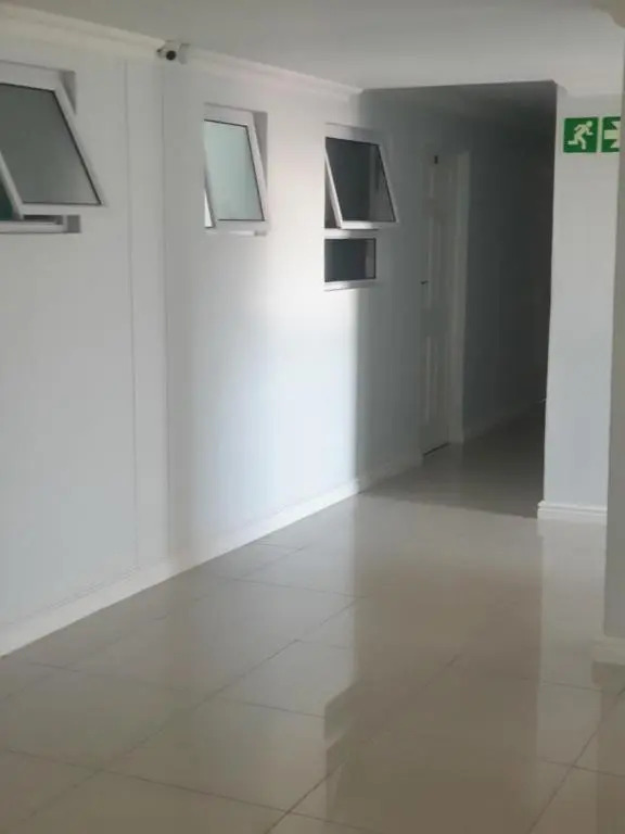 Modern Oxford Street Apartment - 40 CZ KUBS