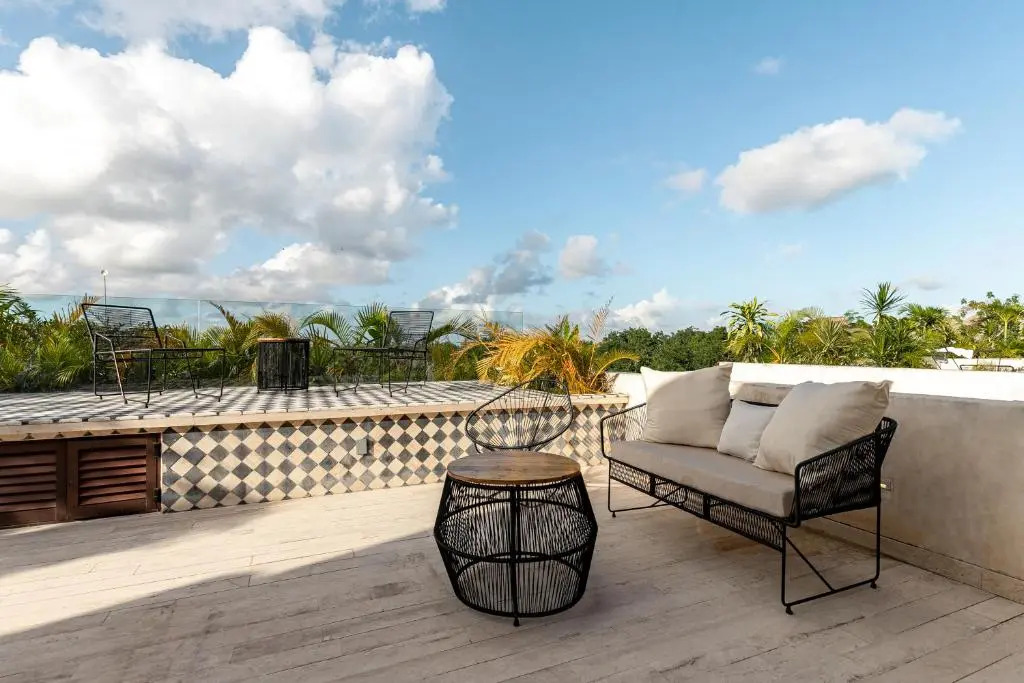 407 Stunning penthouse apartment for 2