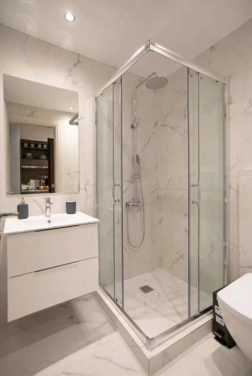 A14 Sunny & chic 2R apartment near Plaka & Parthenon