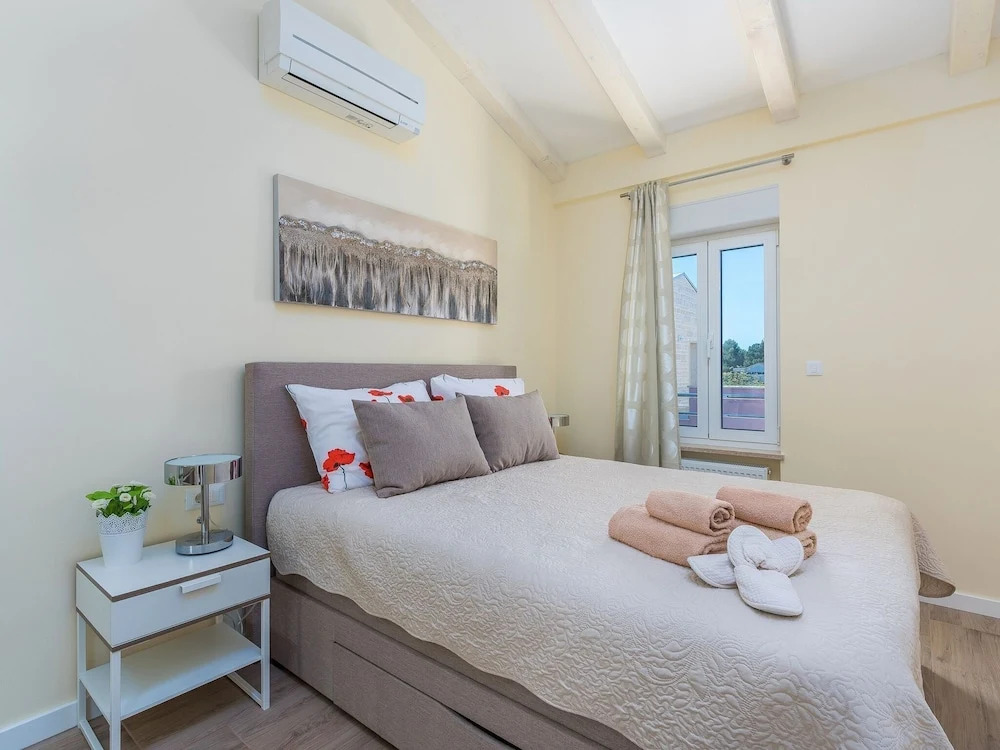 Modern Holiday House Favola In Funtana For 7 Persons Near The Beach