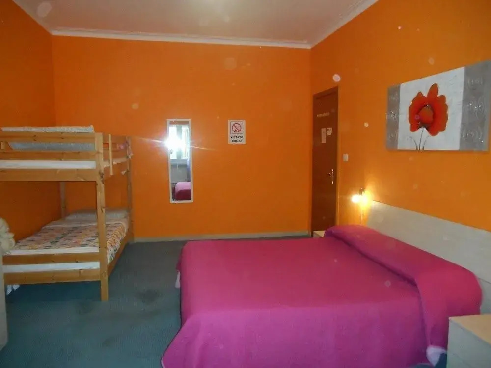 Cavour16 rent bedrooms