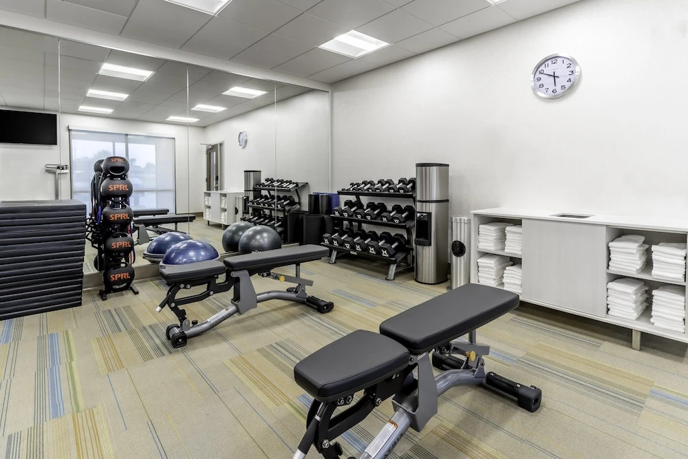 Holiday Inn Express & Suites - Milwaukee West Allis by IHG
