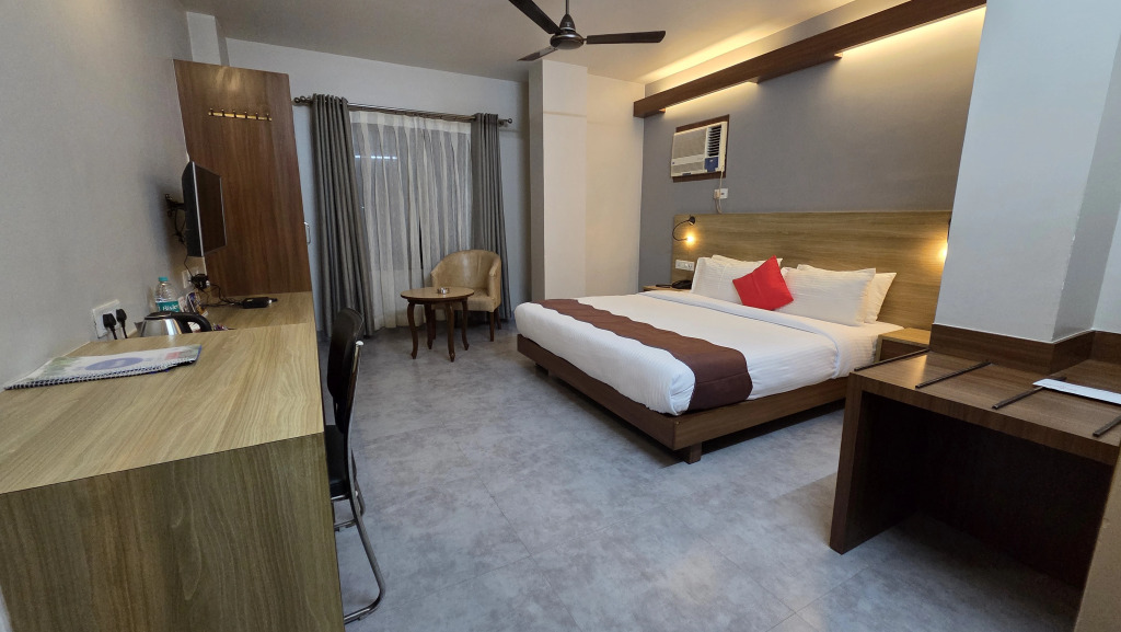 Hotel Gulmohar Grand