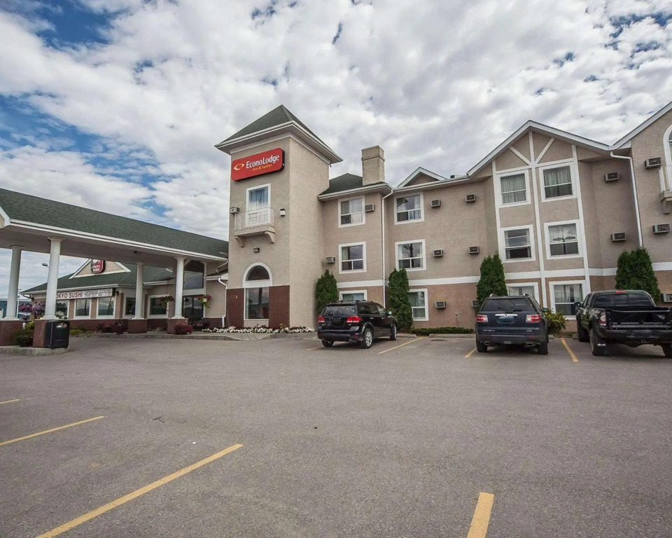 Coast Hinton Hotel