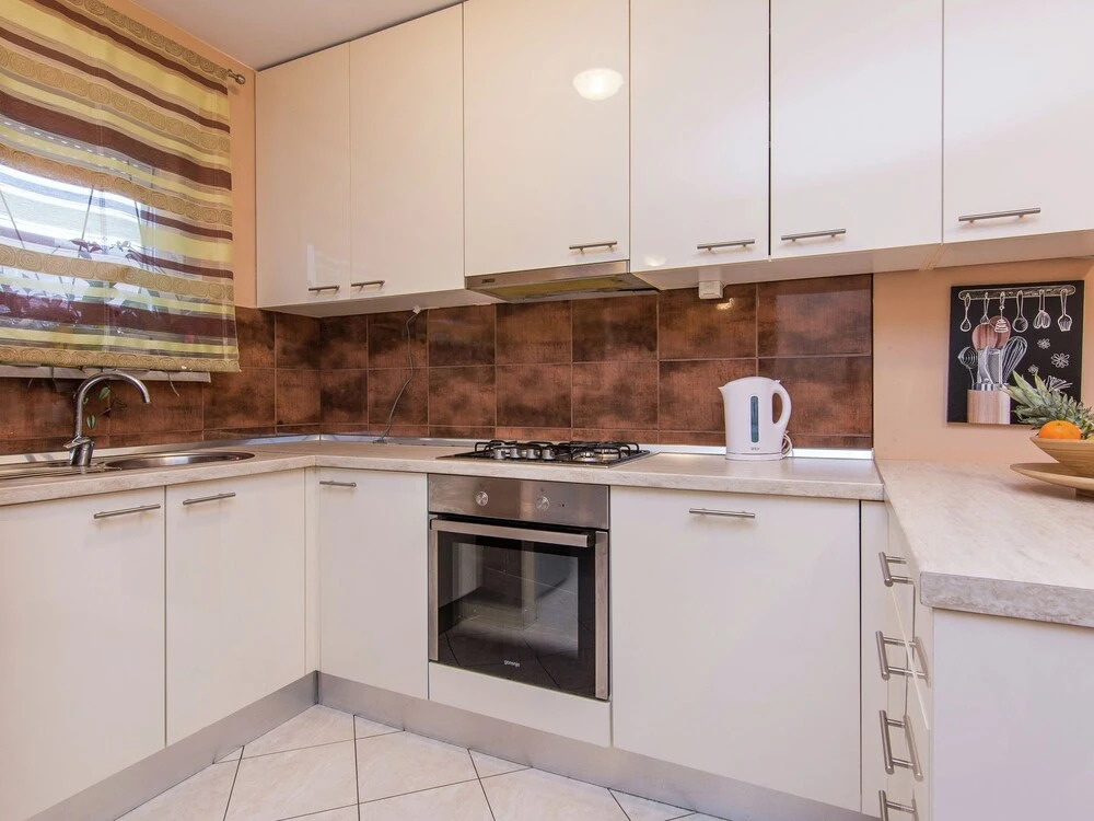 Comfortable Apartment in Zadar With TV