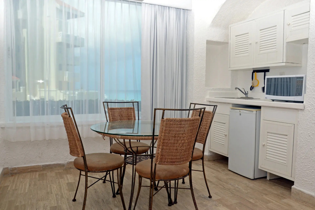BSEA Cancun Plaza Hotel
