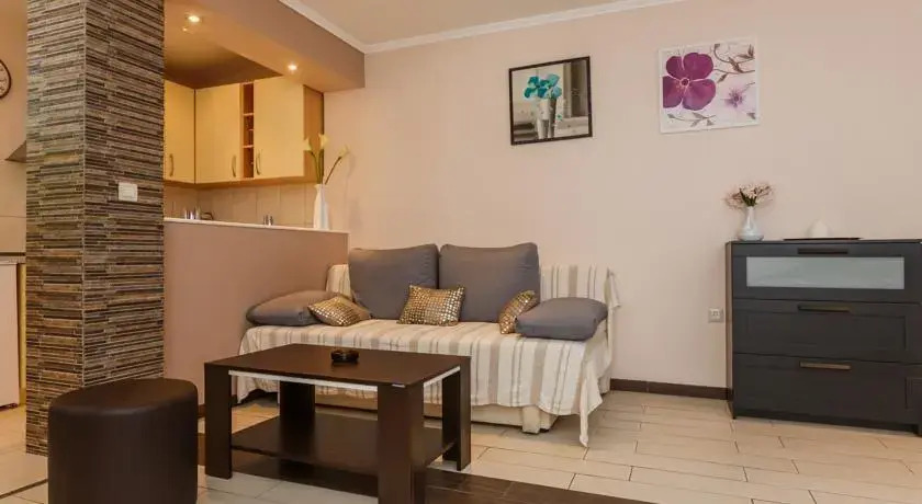 Studio Apartment La Luna