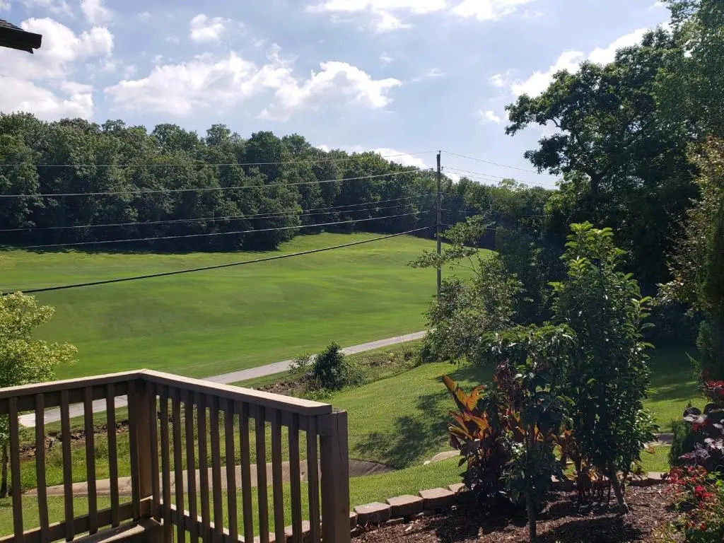 Table Rock Escape at Pointe Royale