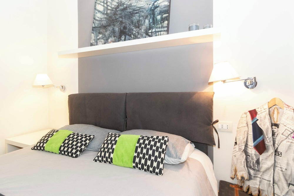 Guesthost - Charming Apt With Parking!