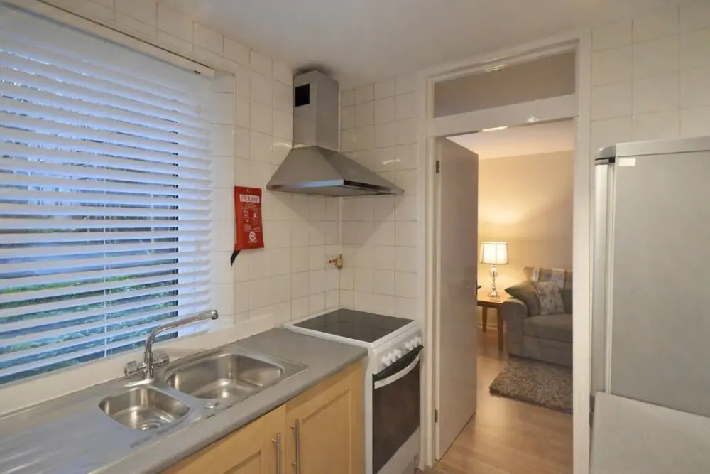Central 1 Bedroom Stokes Croft Flat With Parking
