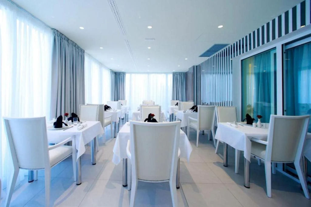 Hotel 9
