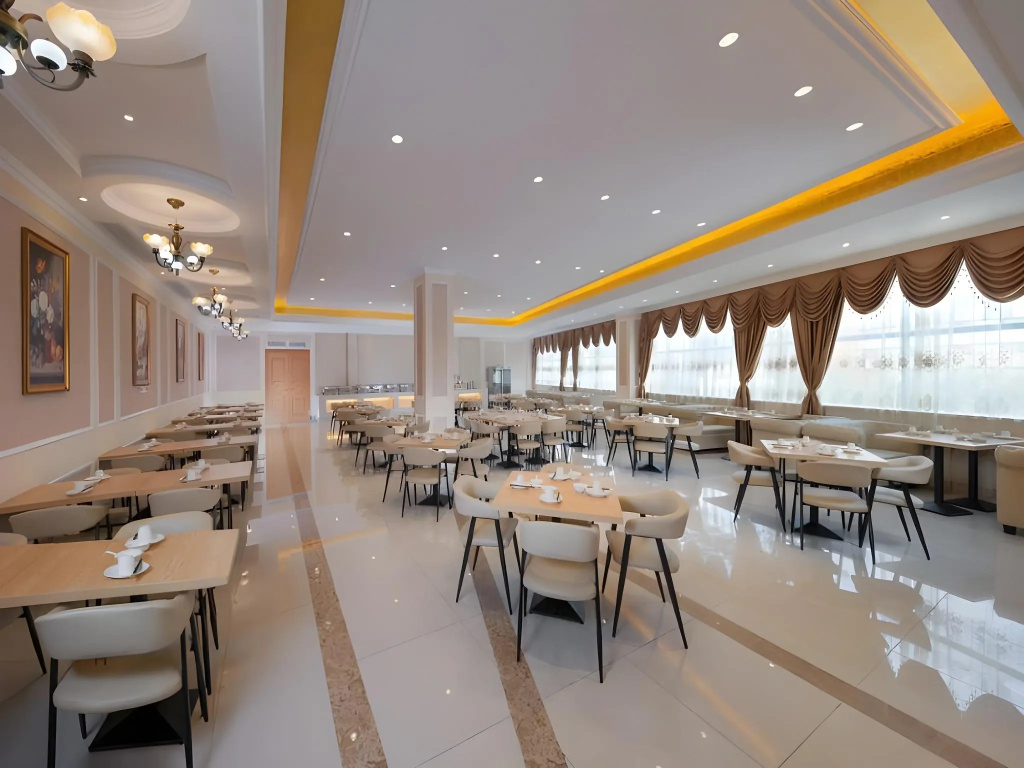 Vienna Hotel (Lingshui Center)