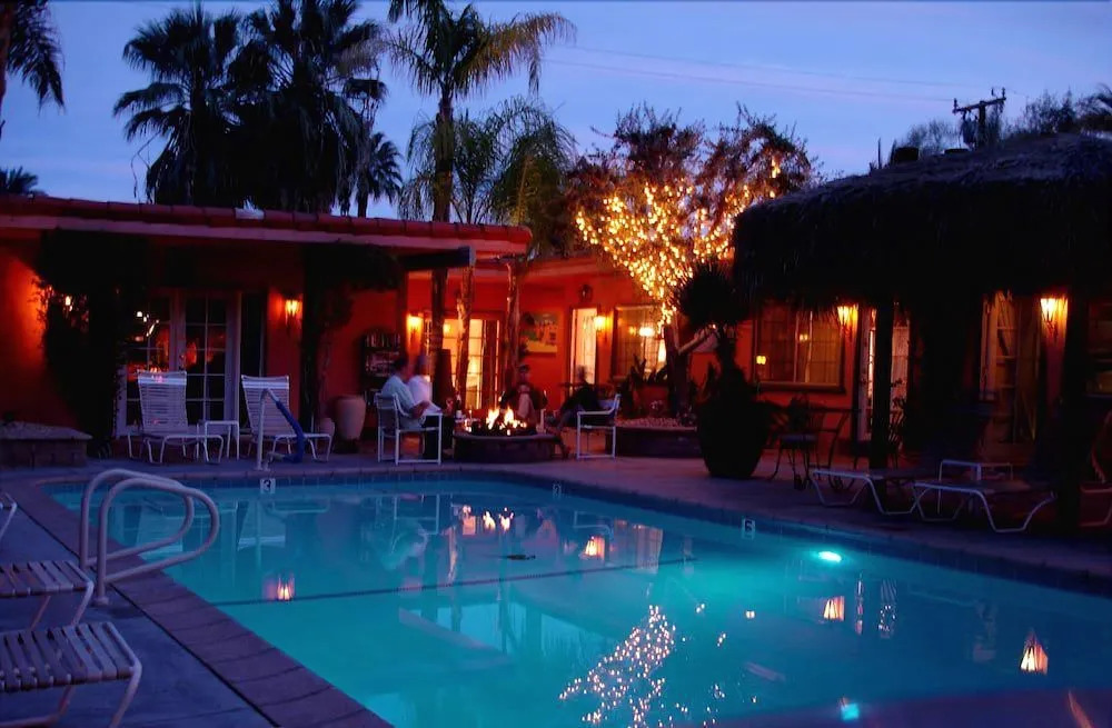 Coyote Inn - 21 and Over - A Town & Desert Boutique Hotel