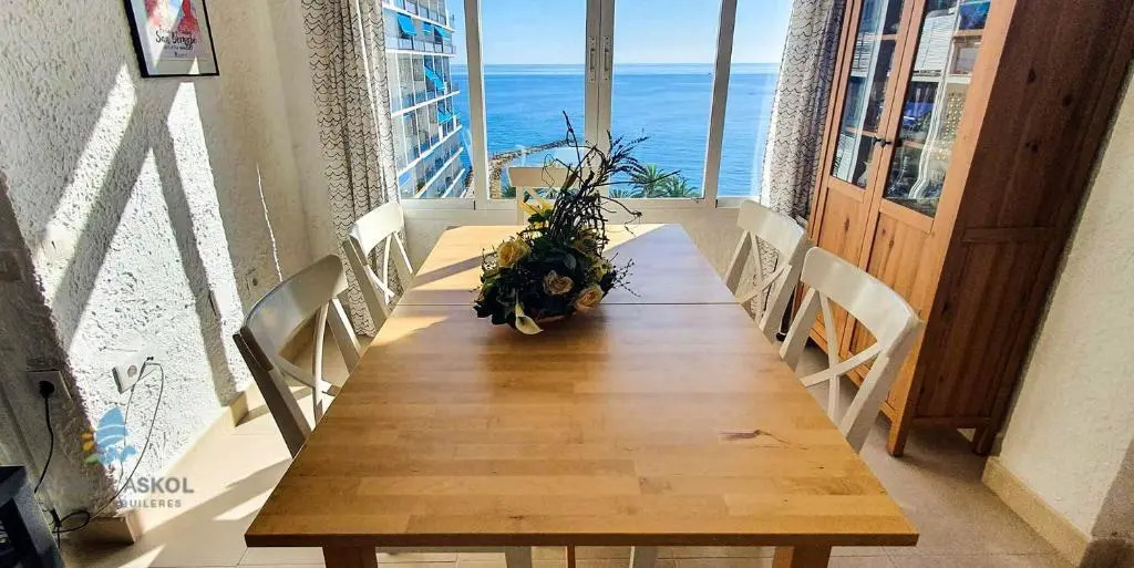 Skol 933. Fantastic 2 Bedrooms Apartment on the 9th Floor with Wonderful Sea Views
