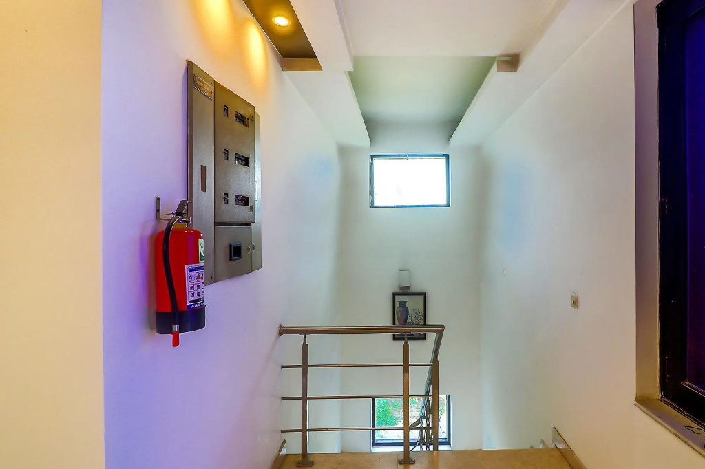 Blue Moon Residency Hotel & Restaurant