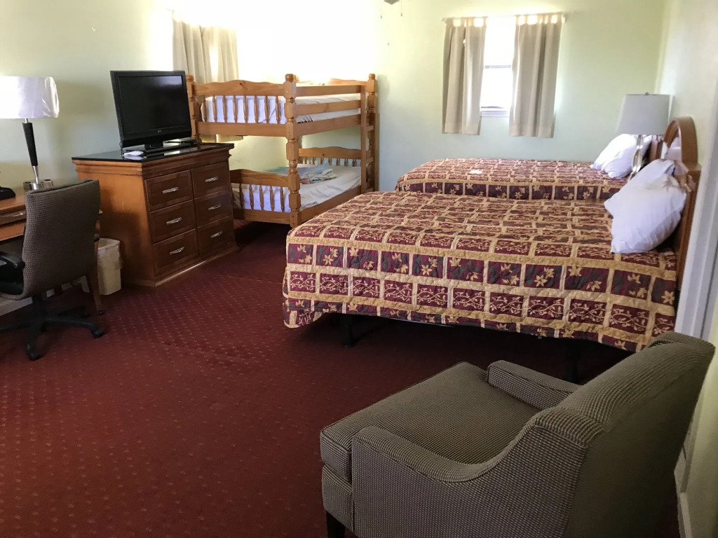 Aqua View Motel