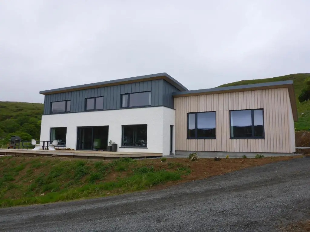 Stones Luxury B&B with hot tub and self-contained rooms