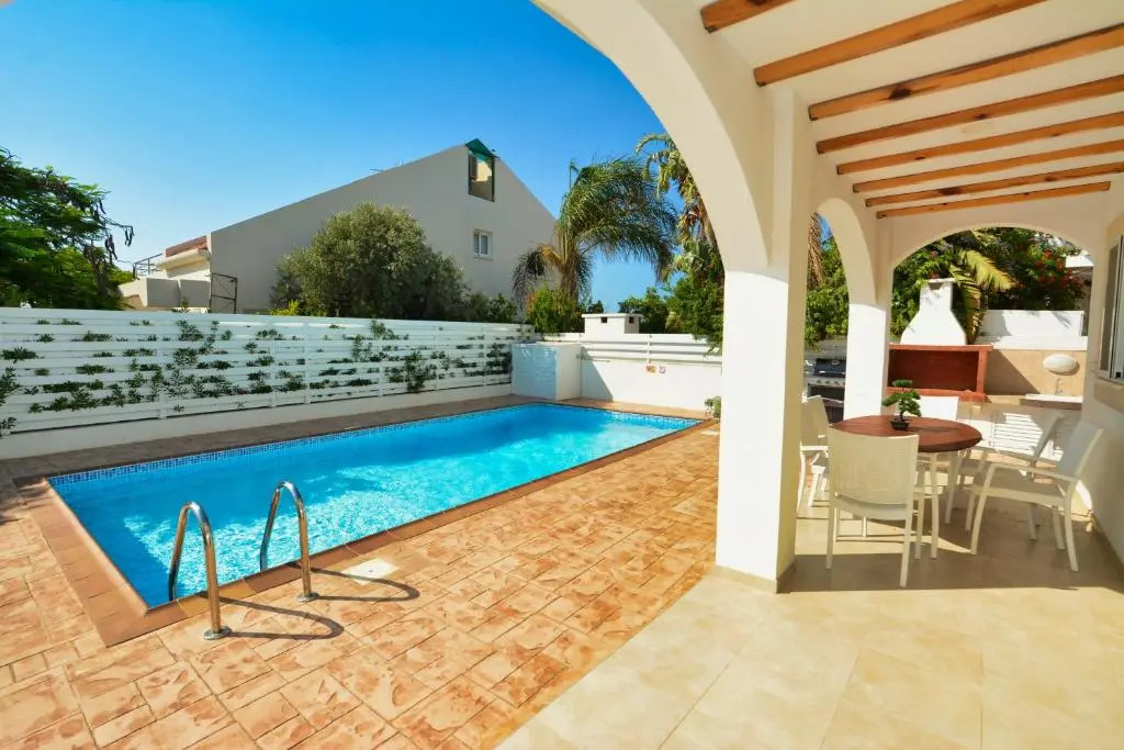 SunnyVillas: 3BR Super Cozy Villa☆Private Pool☆BBQ - Villa Falcon