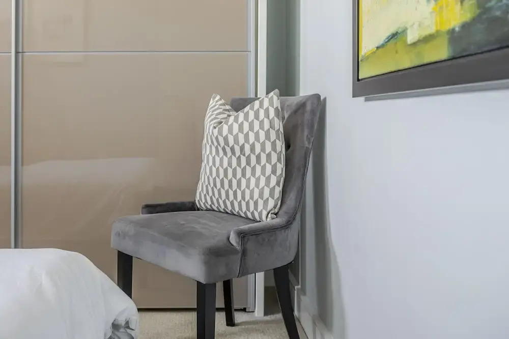 Luxurious Private One Bedroom Apartment