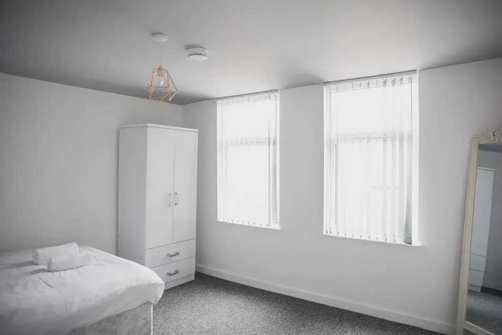Room in Guest Room - Cheerful Big Room in Leicester