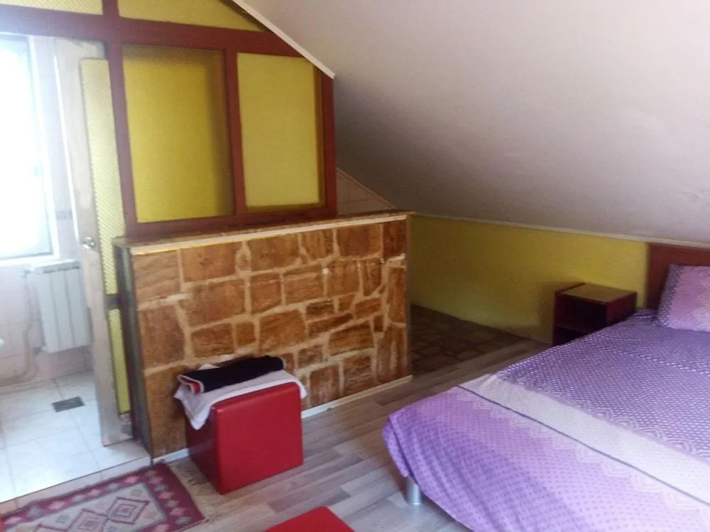 pink Hostel Mimi