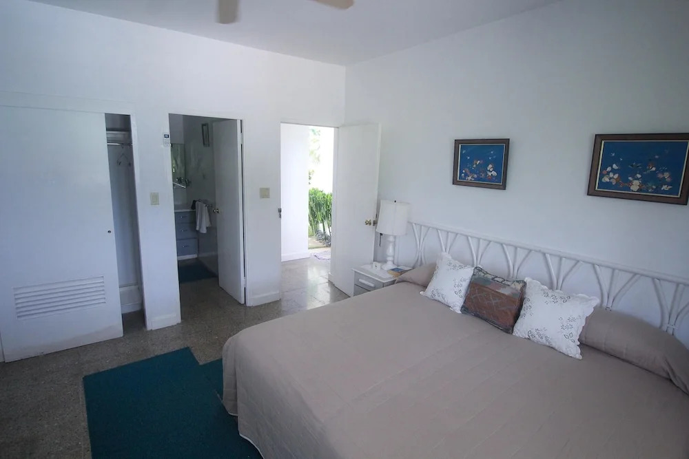 Paradise Burlington Villa
