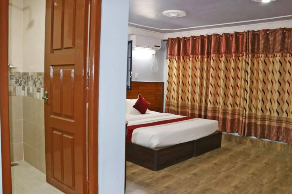 OYO 374 Hotel Holiday Taj (p) Ltd