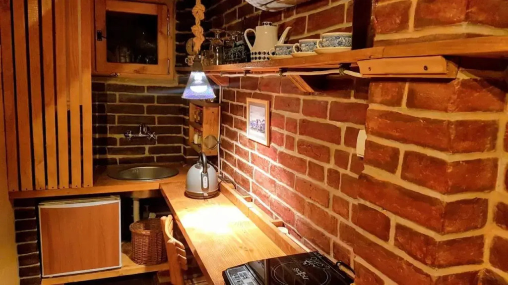 Urban Guerrilla - Base for Adventurers