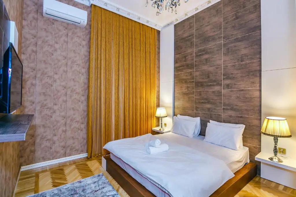 Super Deluxe Apartment on Nizami Street