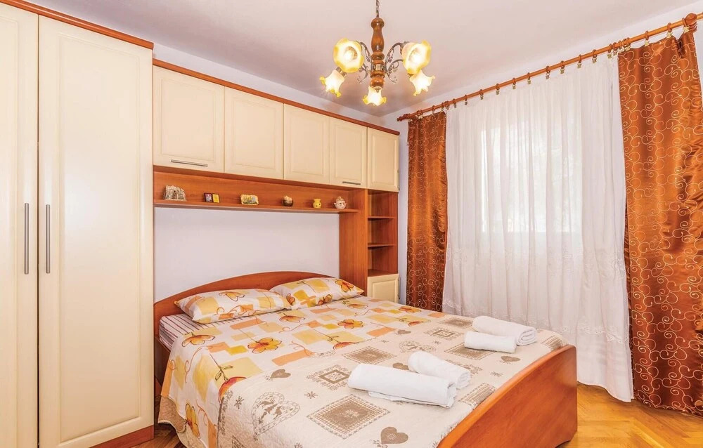2 Bedroom Gorgeous Apartment In Polje